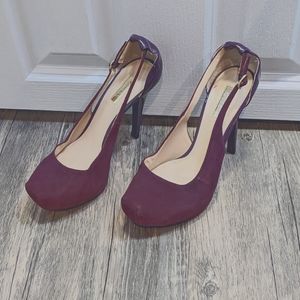 Size 7 Purple GUESS Pumps
